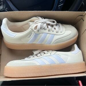 adidas Sambae
Wonder White Gum (Women's)